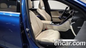 Mercedes-Benz C-Class C300 4MATIC Avantgarde 2023 года из Южной Кореи