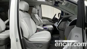 Hyundai Staria 4WD Lounge 9-Seater 2025 года из Южной Кореи