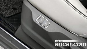 Hyundai Staria 4WD Lounge 9-Seater 2025 года из Южной Кореи