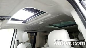 Hyundai Staria 4WD Lounge 9-Seater 2025 года из Южной Кореи