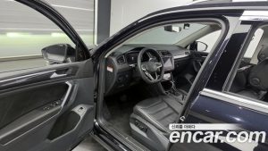Volkswagen Tiguan 2.0 TDI Prestige 2023 года из Южной Кореи