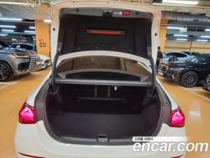 Mercedes-Benz E-Class E220d 4MATIC Exclusive 2024 года из Южной Кореи