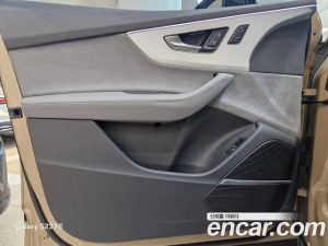 Audi Q7 55 TFSI 4WD Premium 2025 года из Южной Кореи