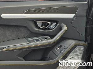 Lamborghini Urus 4.0 V8 2022 года из Южной Кореи