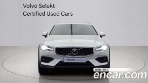 Volvo V60 B5 ULTIMATE AWD 2023 года из Южной Кореи