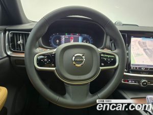 Volvo V60 B5 ULTIMATE AWD 2023 года из Южной Кореи