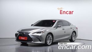 Lexus ES Luxury Plus 2023 года из Южной Кореи