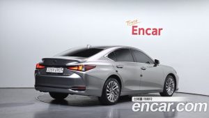 Lexus ES Luxury Plus 2023 года из Южной Кореи