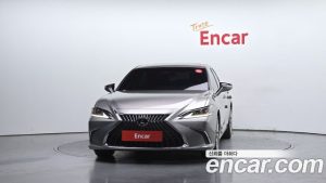 Lexus ES Luxury Plus 2023 года из Южной Кореи