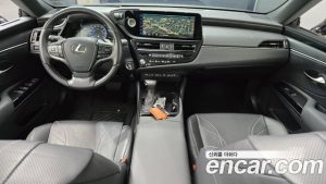 Lexus ES Luxury Plus 2023 года из Южной Кореи