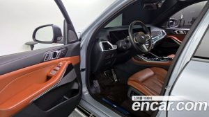 BMW X7 xDrive 40i M Sport 6 2025 года из Южной Кореи