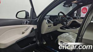 BMW X7 xDrive 40i M Sport 6 2023 года из Южной Кореи