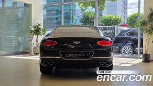 Bentley Continental 4.0 GT Azure 2023 года из Южной Кореи