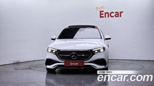 Mercedes-Benz E-Class E300 4MATIC AMG Line 2024 года из Южной Кореи