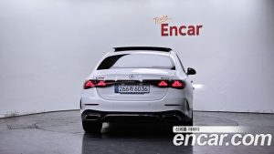 Mercedes-Benz E-Class E300 4MATIC AMG Line 2024 года из Южной Кореи