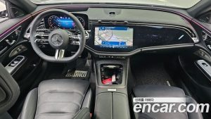 Mercedes-Benz E-Class E300 4MATIC AMG Line 2024 года из Южной Кореи