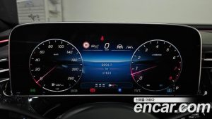 Mercedes-Benz E-Class E300 4MATIC AMG Line 2024 года из Южной Кореи