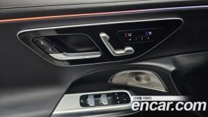 Mercedes-Benz E-Class E300 4MATIC AMG Line 2024 года из Южной Кореи