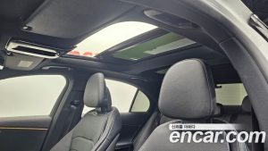 Mercedes-Benz E-Class E300 4MATIC AMG Line 2024 года из Южной Кореи
