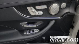 Mercedes-Benz E-Class E300d 4MATIC Coupe 2023 года из Южной Кореи