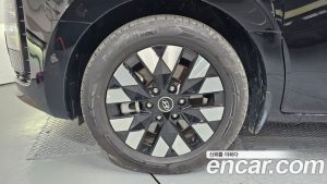 Hyundai Staria 4WD Lounge 7-Seater 2025 года из Южной Кореи