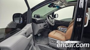 Hyundai Staria 4WD Lounge 7-Seater 2025 года из Южной Кореи