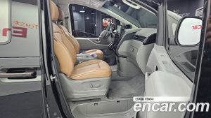 Hyundai Staria 4WD Lounge 7-Seater 2025 года из Южной Кореи