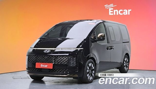Hyundai Staria 4WD Lounge 7-Seater 2025 года из Кореи