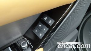 Land Rover Range Rover Velar 3.0 P400 R-Dynamic HSE 2023 года из Южной Кореи