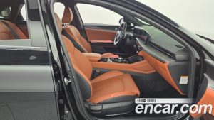 Kia K5 Noblesse 2025 года из Южной Кореи