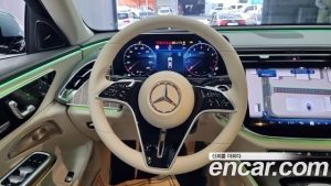 Mercedes-Benz E-Class E300 4MATIC Exclusive 2024 года из Южной Кореи