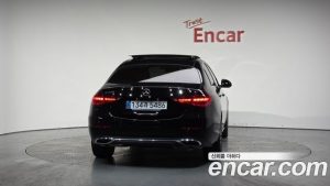 Mercedes-Benz C-Class C200 Avantgarde 2025 года из Южной Кореи