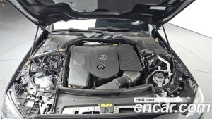 Mercedes-Benz C-Class C200 Avantgarde 2025 года из Южной Кореи
