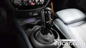 Mini Clubman Untold Edition 2024 года из Южной Кореи