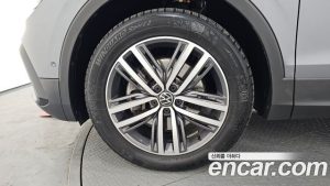 Volkswagen Tiguan 2.0 TSI Prestige 2022 года из Южной Кореи