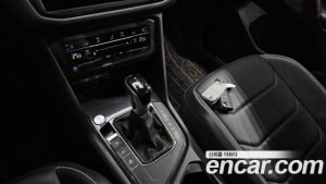 Volkswagen Tiguan 2.0 TSI Prestige 2022 года из Южной Кореи