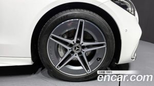 Mercedes-Benz C-Class C200 AMG Line 2025 года из Южной Кореи