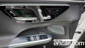Mercedes-Benz C-Class C200 AMG Line 2025 года из Южной Кореи