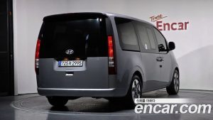 Hyundai Staria L3.5 Tourer 11-Seater 2025 года из Южной Кореи