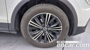Volkswagen Tiguan 2.0 TDI Premium 2024 года из Южной Кореи
