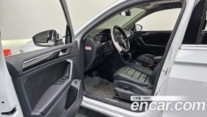 Volkswagen Tiguan 2.0 TDI Premium 2024 года из Южной Кореи