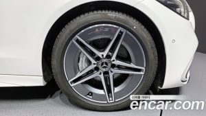 Mercedes-Benz C-Class C200 AMG Line 2025 года из Южной Кореи