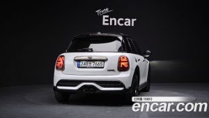 Mini Cooper 5Door RESOLUTE Edition 2023 года из Южной Кореи