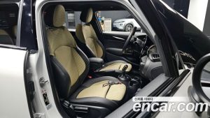 Mini Cooper 5Door RESOLUTE Edition 2023 года из Южной Кореи