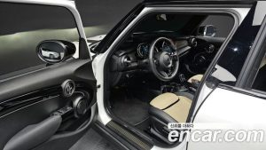 Mini Cooper 5Door RESOLUTE Edition 2023 года из Южной Кореи