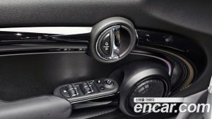Mini Cooper 5Door RESOLUTE Edition 2023 года из Южной Кореи