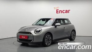 Mini Cooper SE CLASSIC 2024 года из Южной Кореи