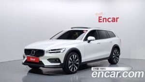 Volvo V60 B5 ULTIMATE AWD 2025 года из Южной Кореи