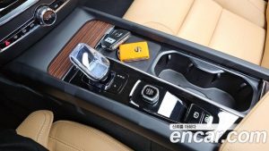 Volvo V60 B5 ULTIMATE AWD 2025 года из Южной Кореи