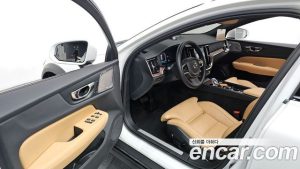 Volvo V60 B5 ULTIMATE AWD 2025 года из Южной Кореи